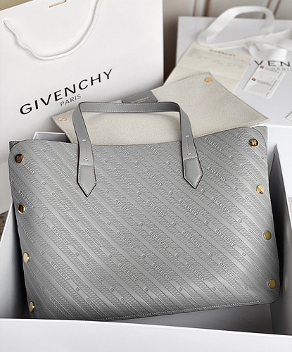 Givenchy-d866c467